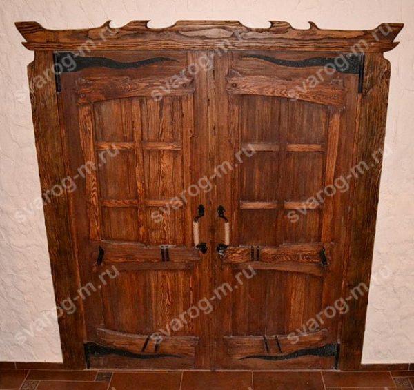 Двери под старину из массива дерева двухстворчатые для дома, дачи - Сварог Мебель № 009