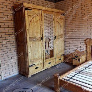 Шкаф под старину из дерева для дома, дачи, бани, сауны- Сварог Мебель № 010-1
